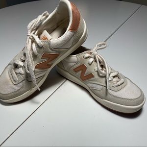 New Balance 300 Tennis Shoes Size 6